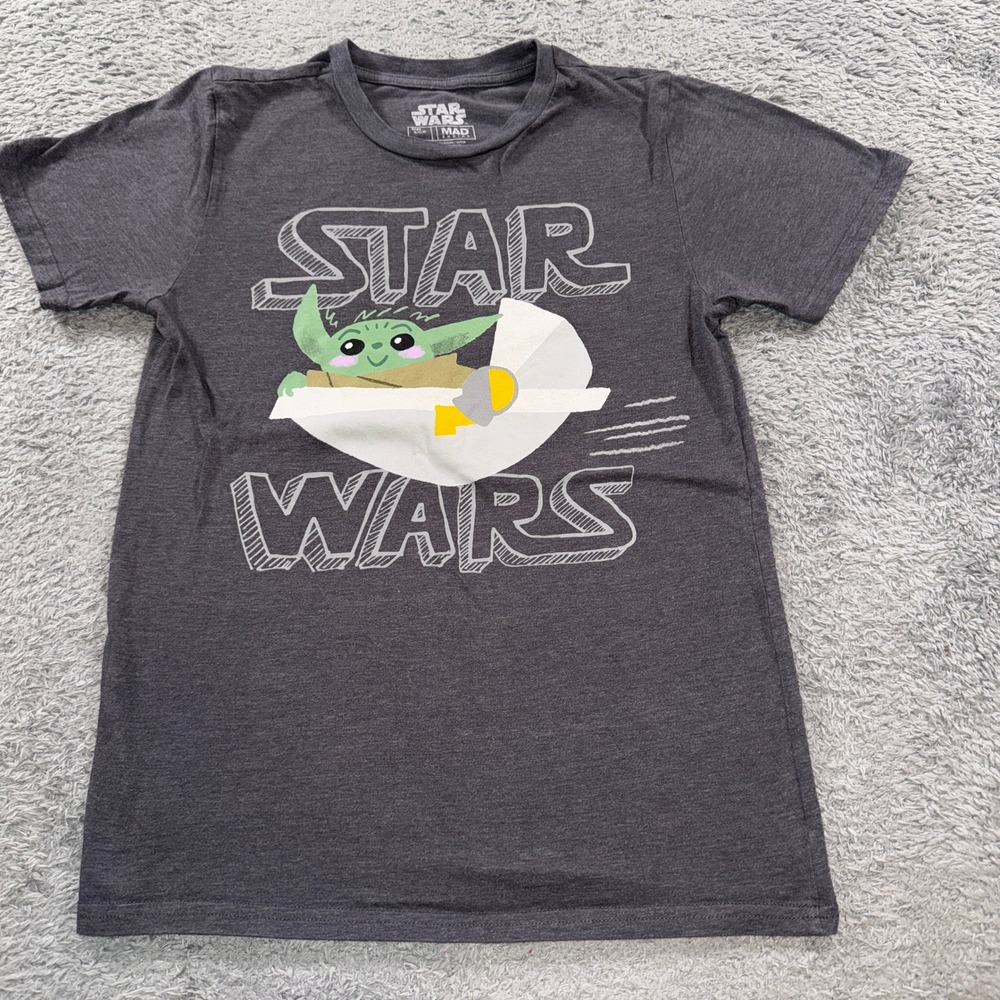 Mad Engine Star Wars Grogu Baby Yoda Graphic Tee Small Gray Heather Cotton Blend